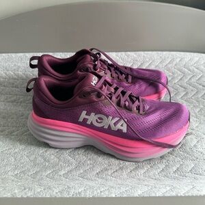 Hoka One One Womens Bondi 8 Beautyberry/Grape Wine Sneakers Size 9 B